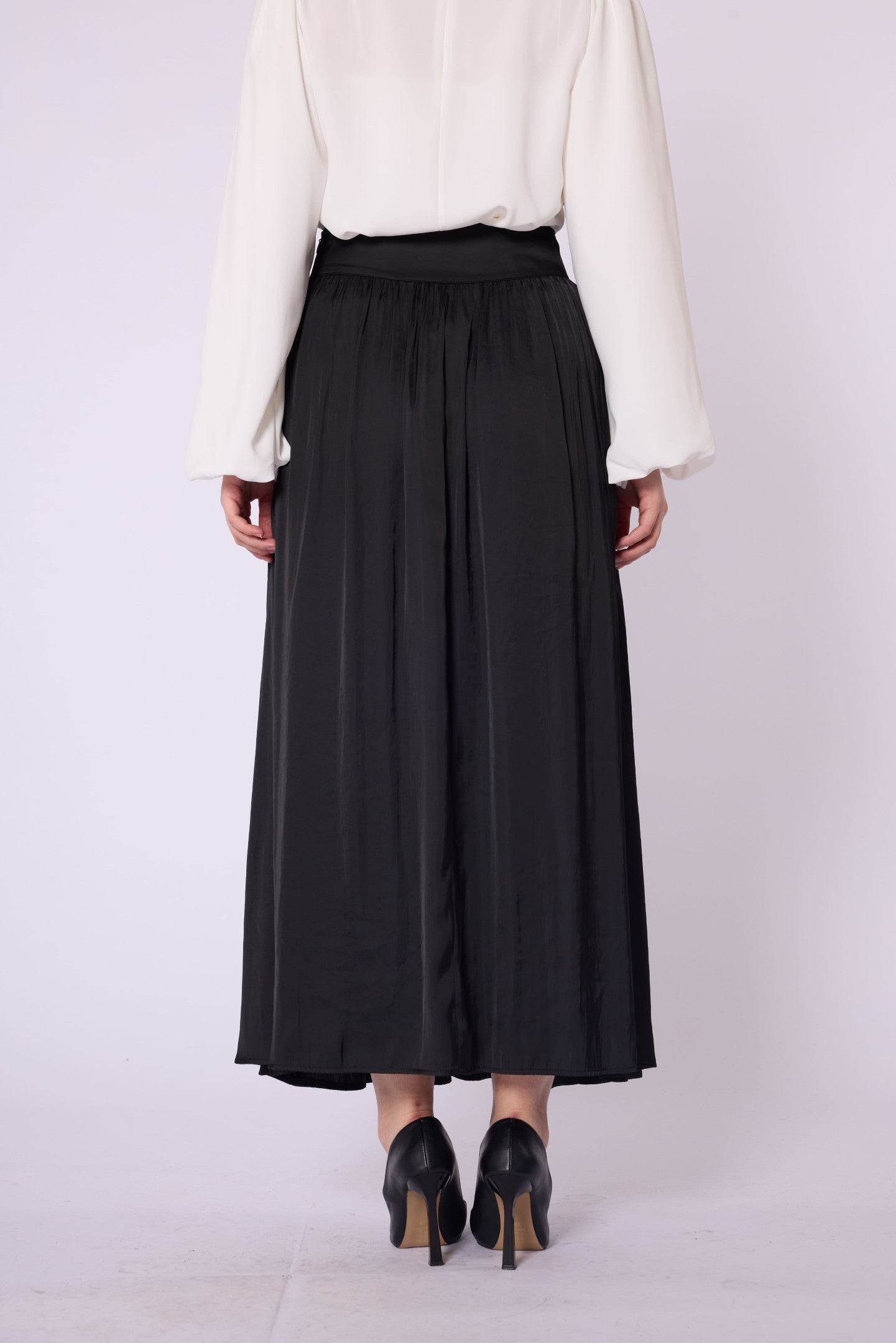 Slit Detail Pleated Satin Skirt