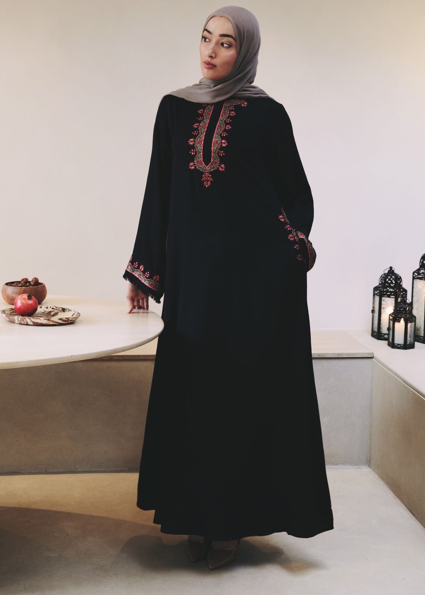 Jouri Abaya