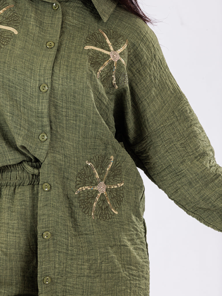 Embroidered set