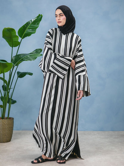 Single Pleat Crochet Kaftan