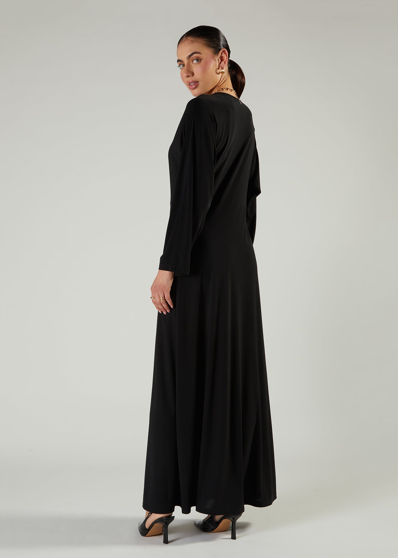 Side Pleat Abaya Ebony