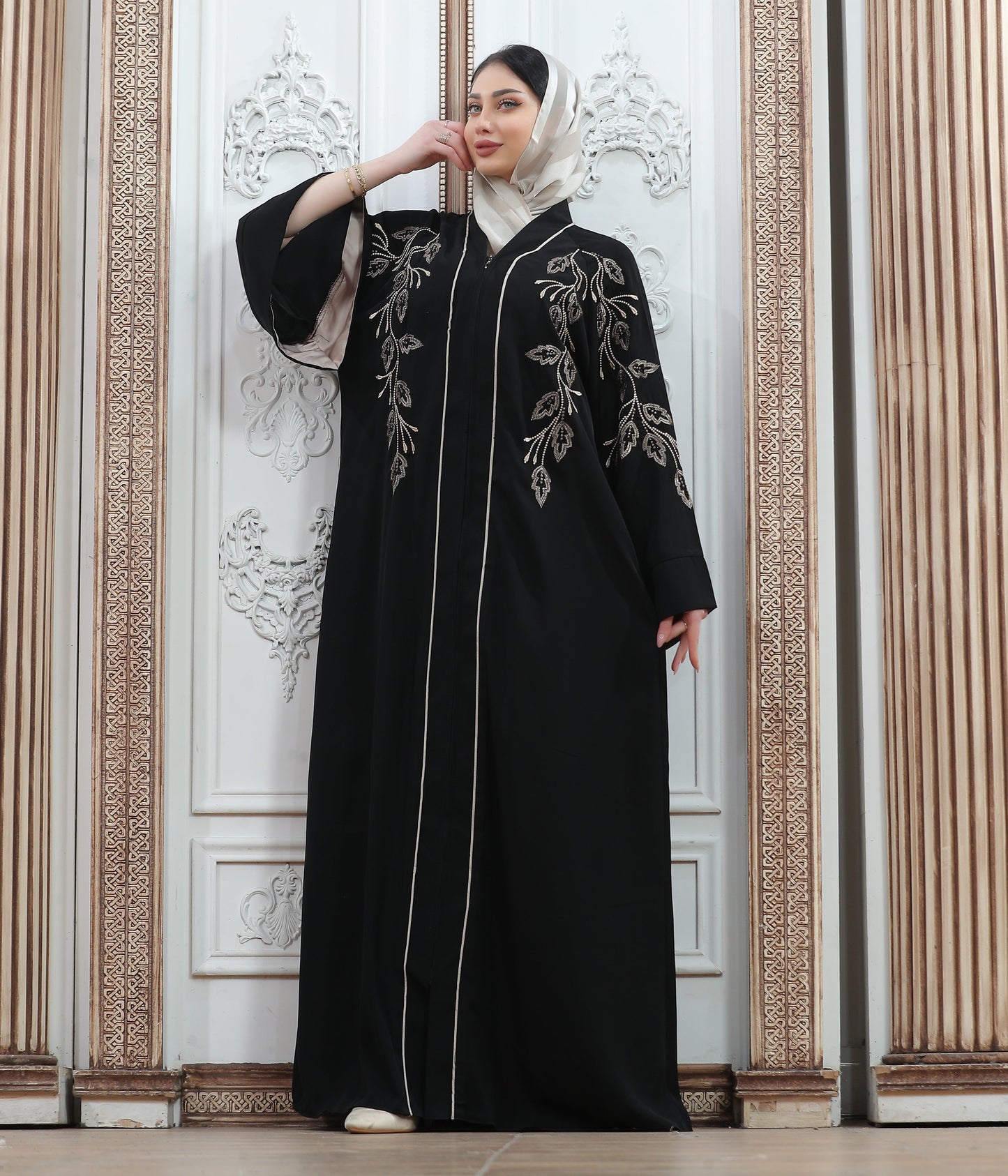 Embroidered women's abaya