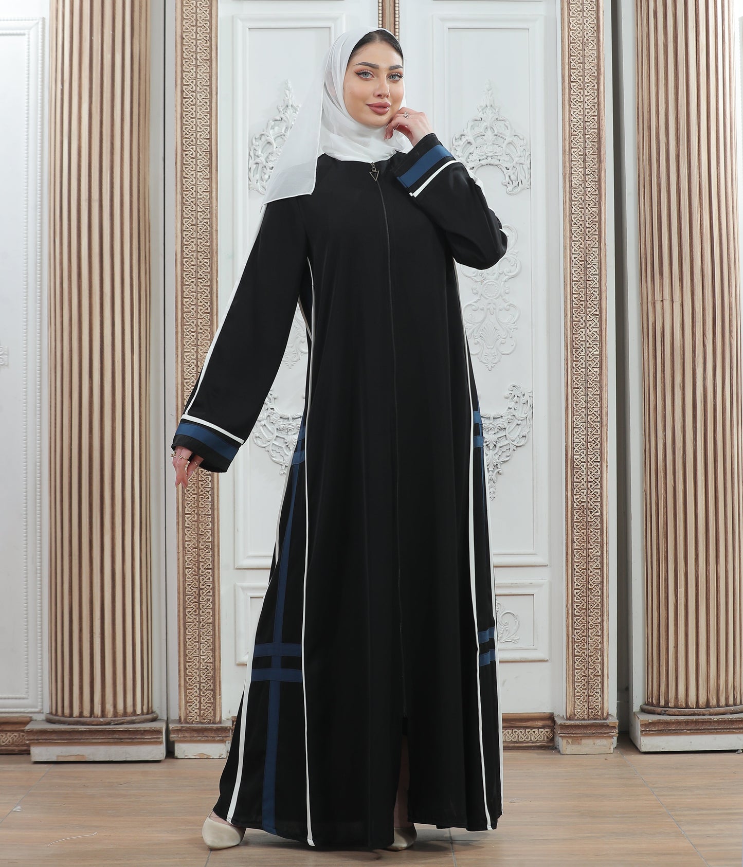 Kuwaiti women's abaya