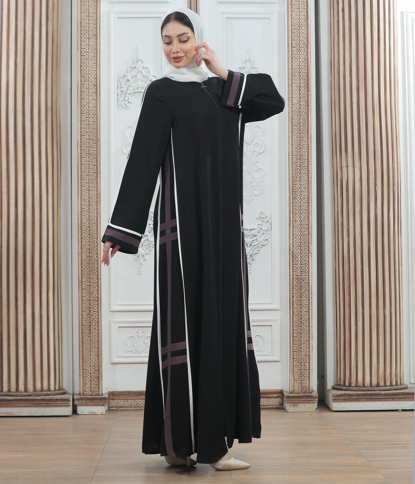 Kuwaiti women's abaya