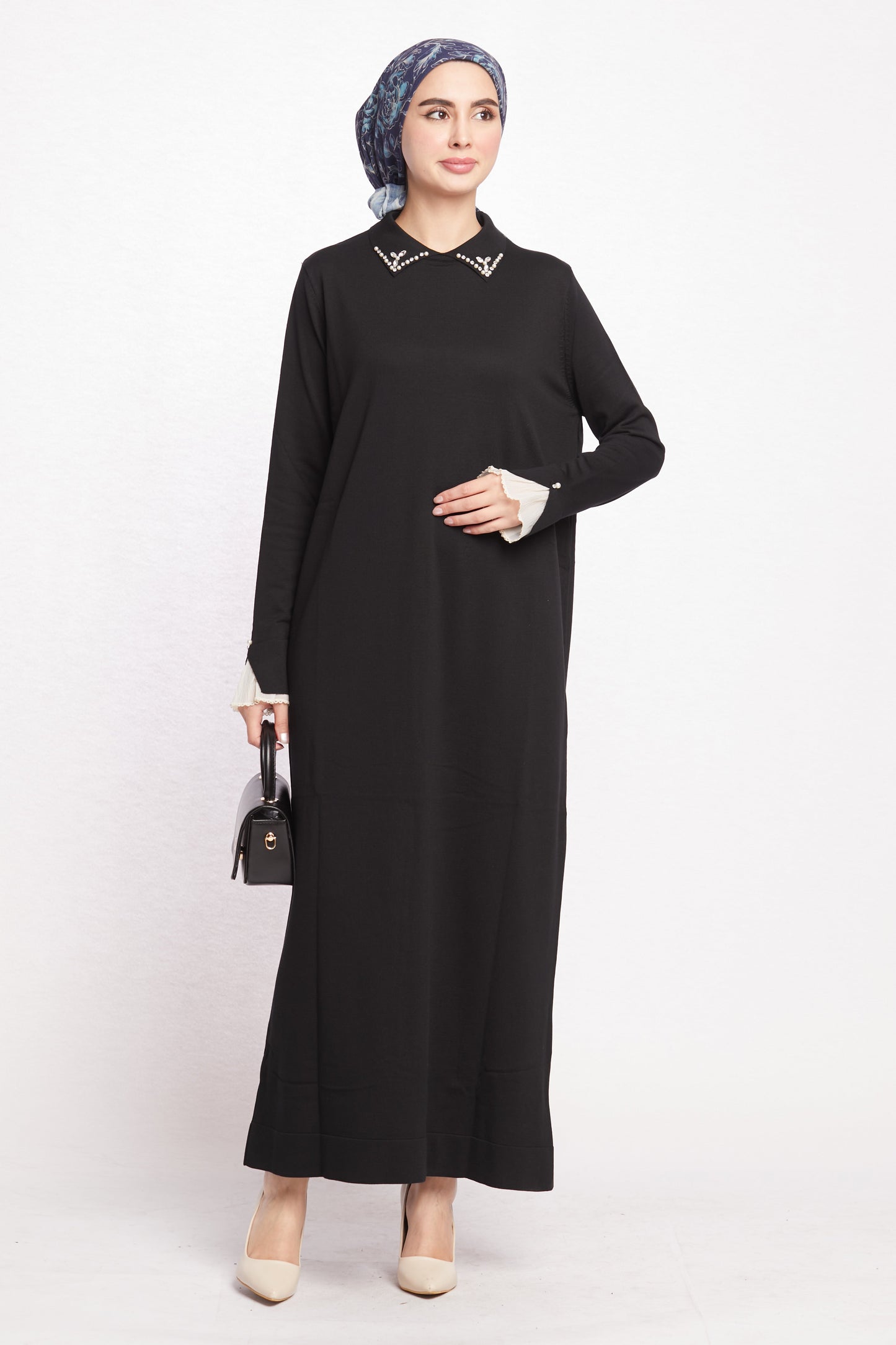 Long Knit Dress With Pearl Collar
