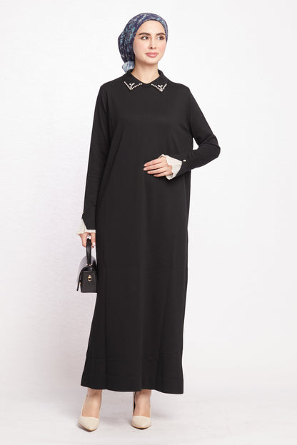 Long Knit Dress With Pearl Collar