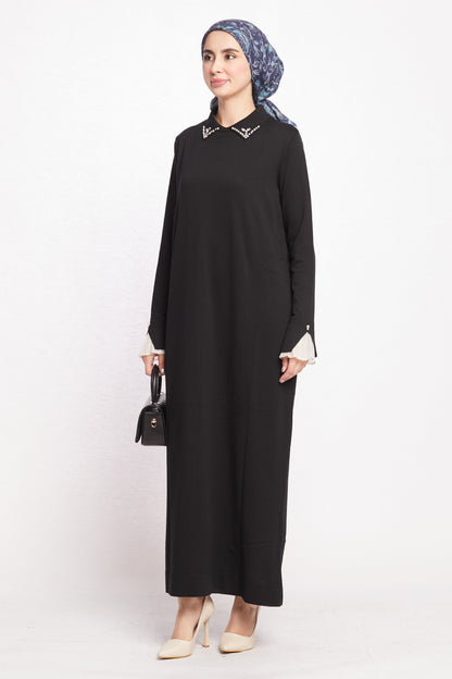 Long Knit Dress With Pearl Collar