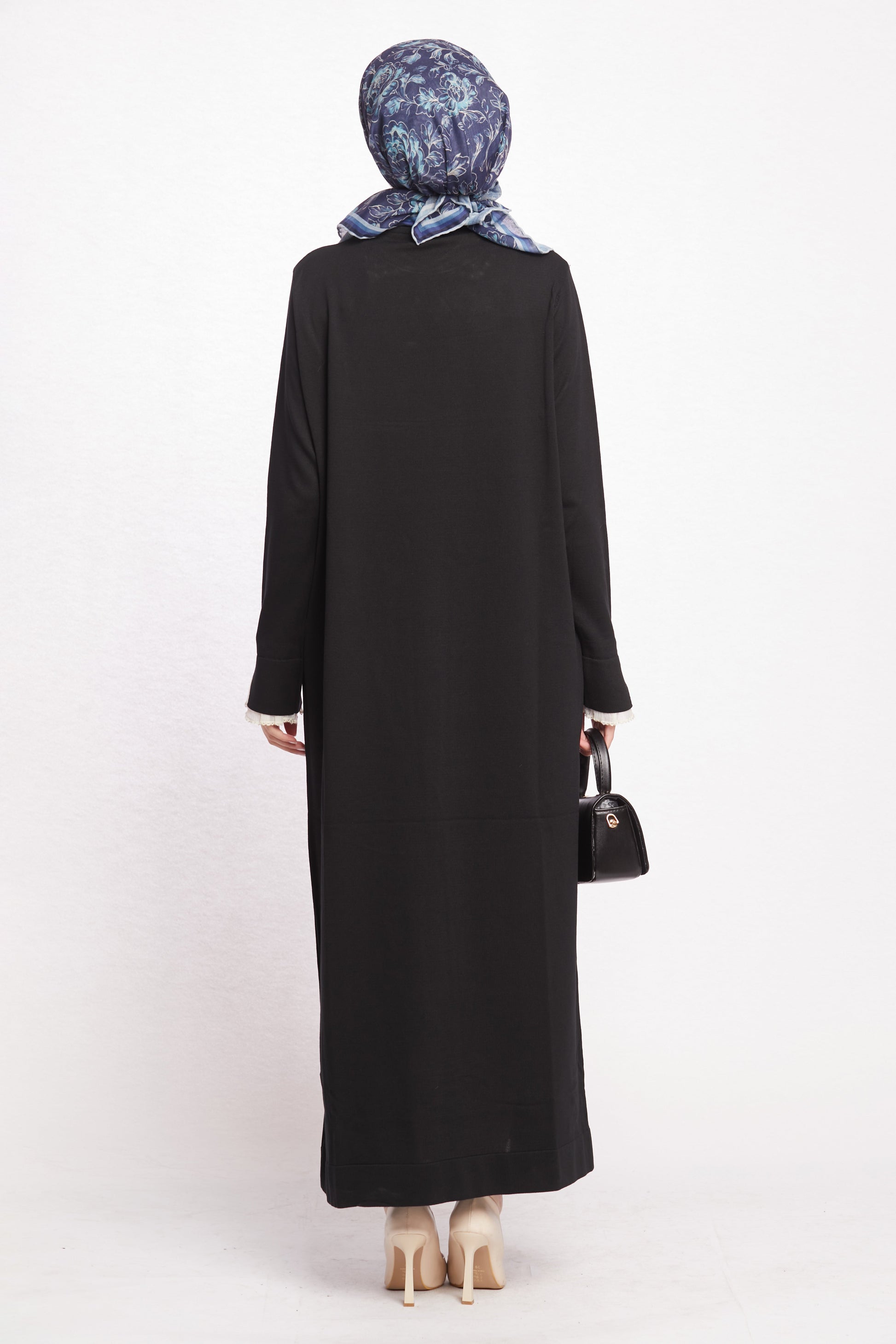 Long Knit Dress With Pearl Collar