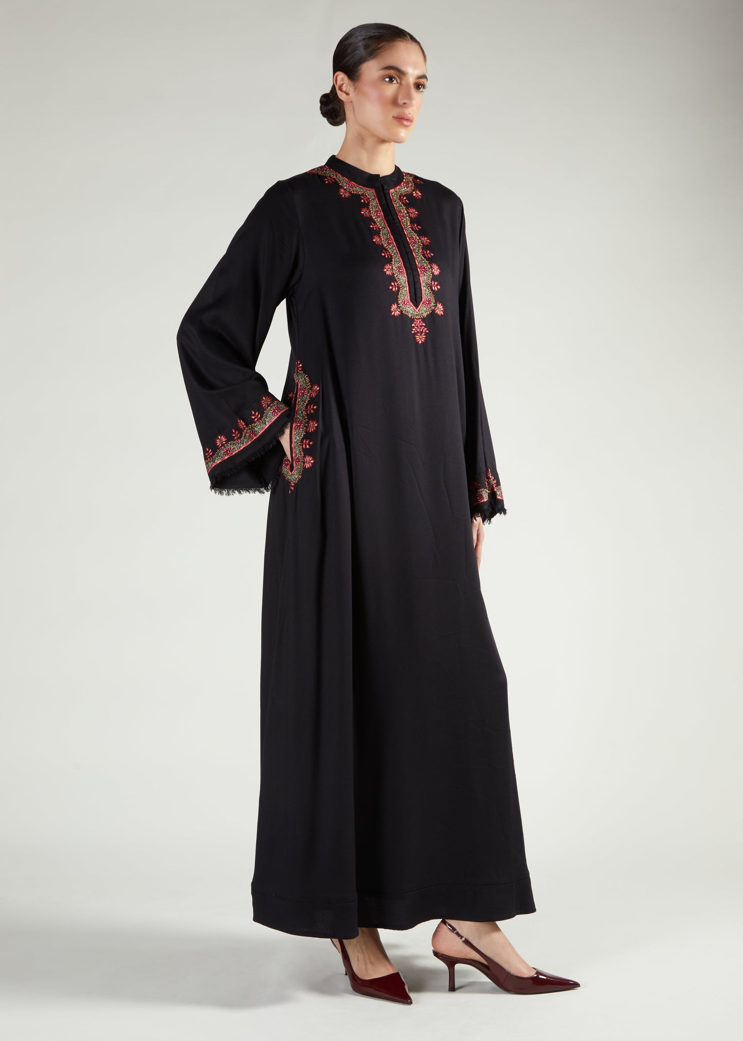 Jouri Abaya