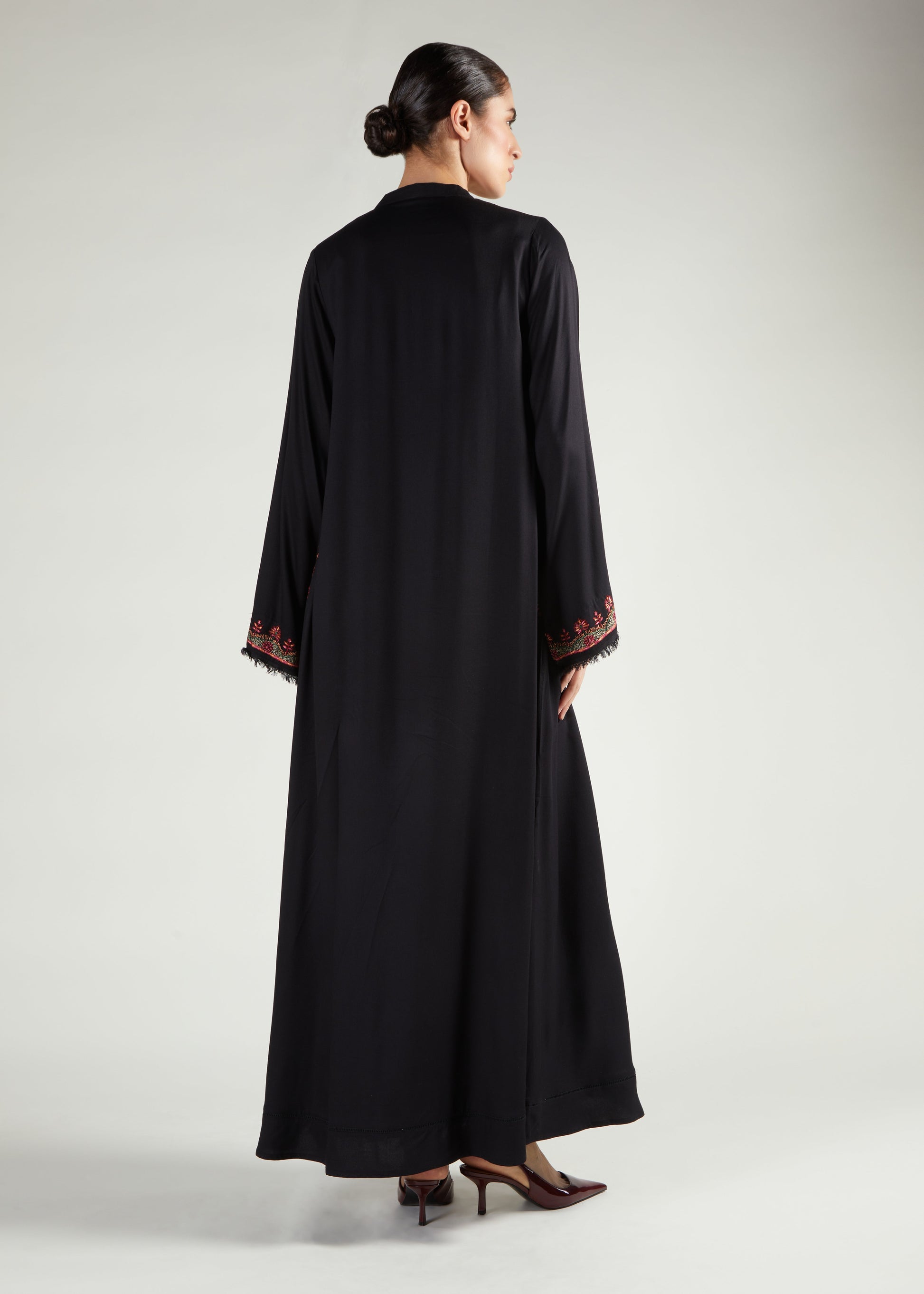 Jouri Abaya