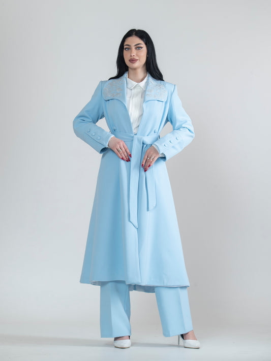 Two-piece trench coat set with modern embroidery
