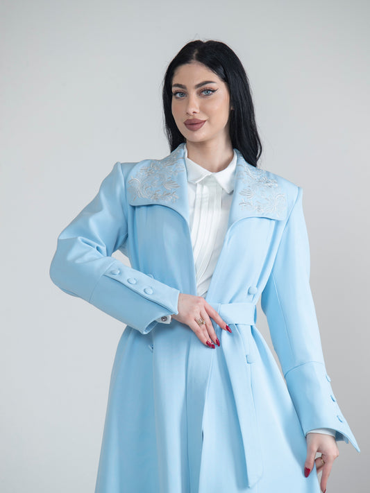 Two-piece trench coat set with modern embroidery