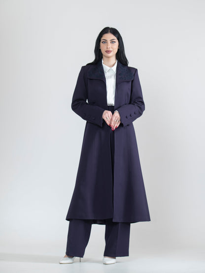Two-piece trench coat set with modern embroidery