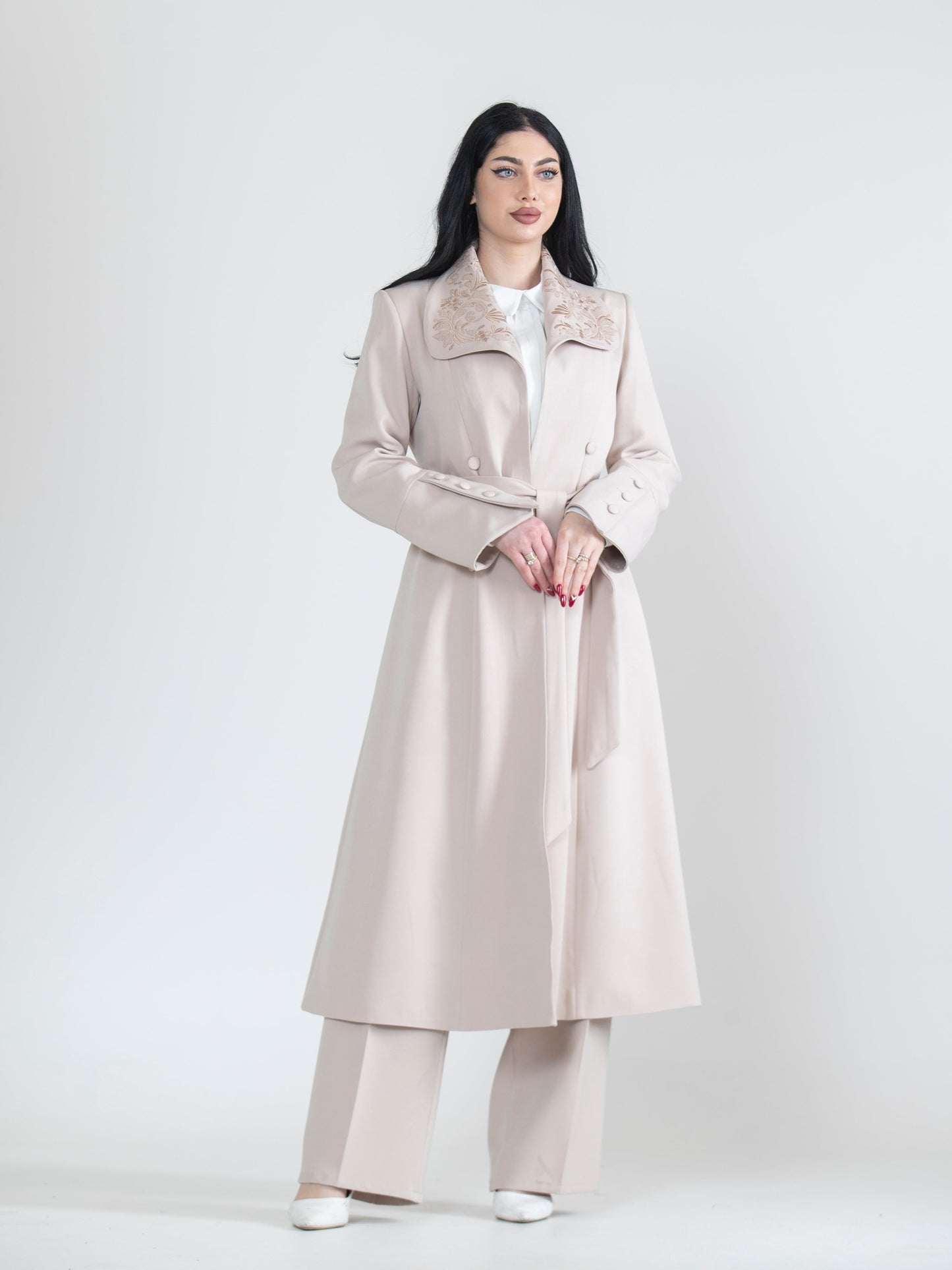Two-piece trench coat set with modern embroidery