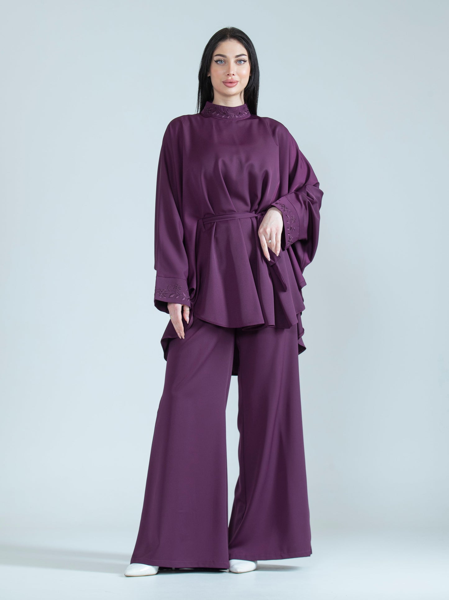 Women's embroidered set