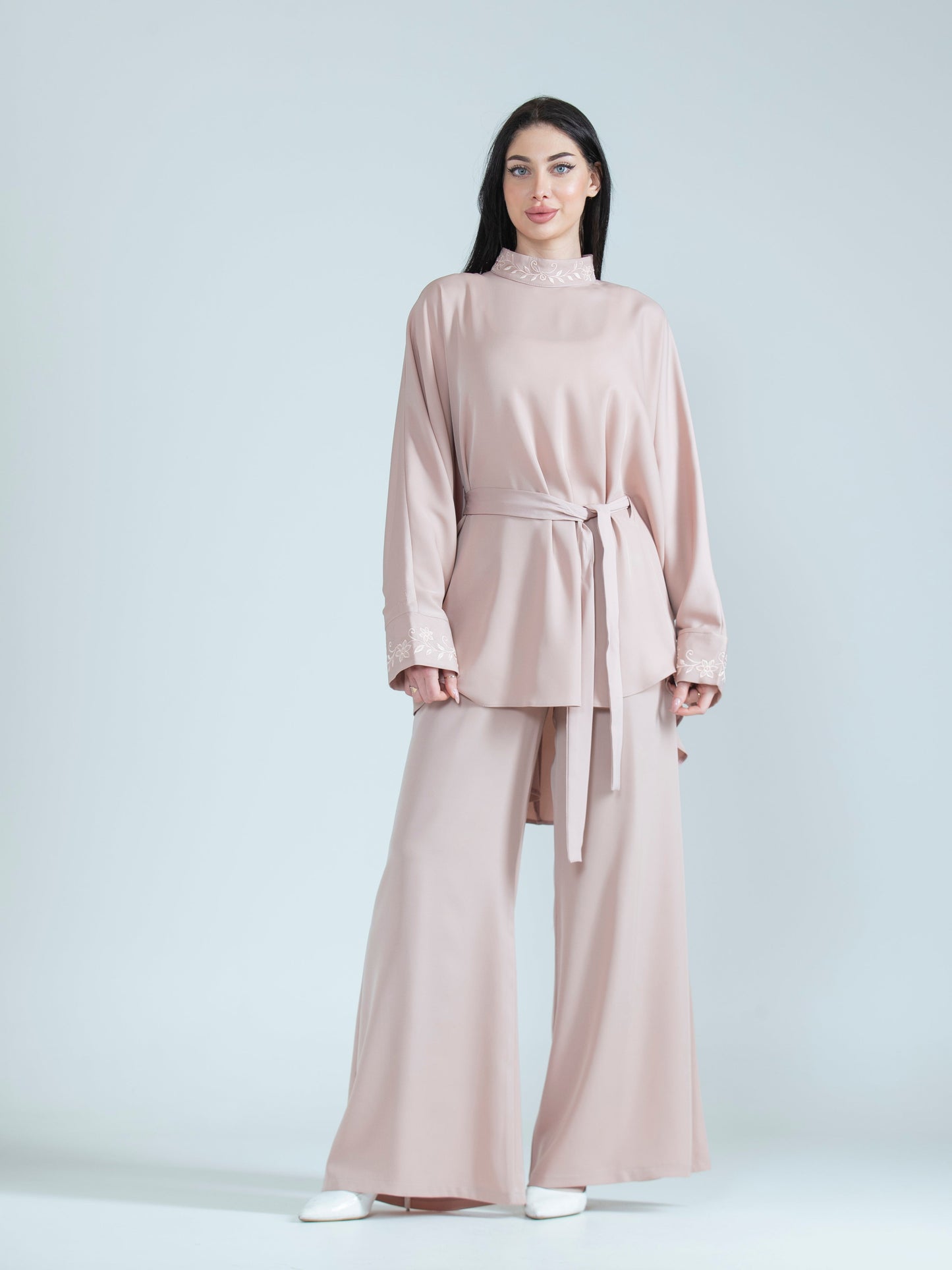 Women's embroidered set