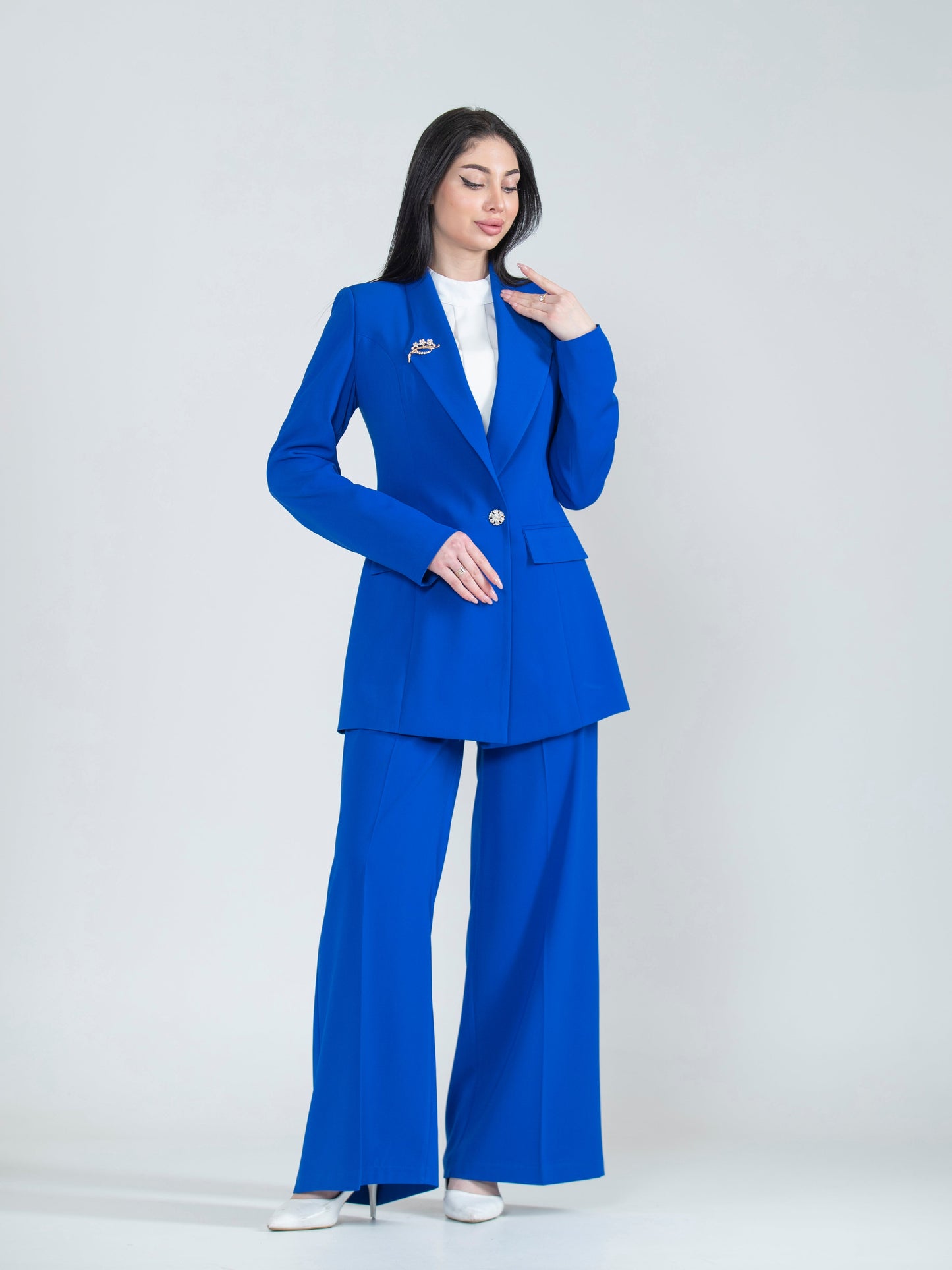 Women's set with brooch