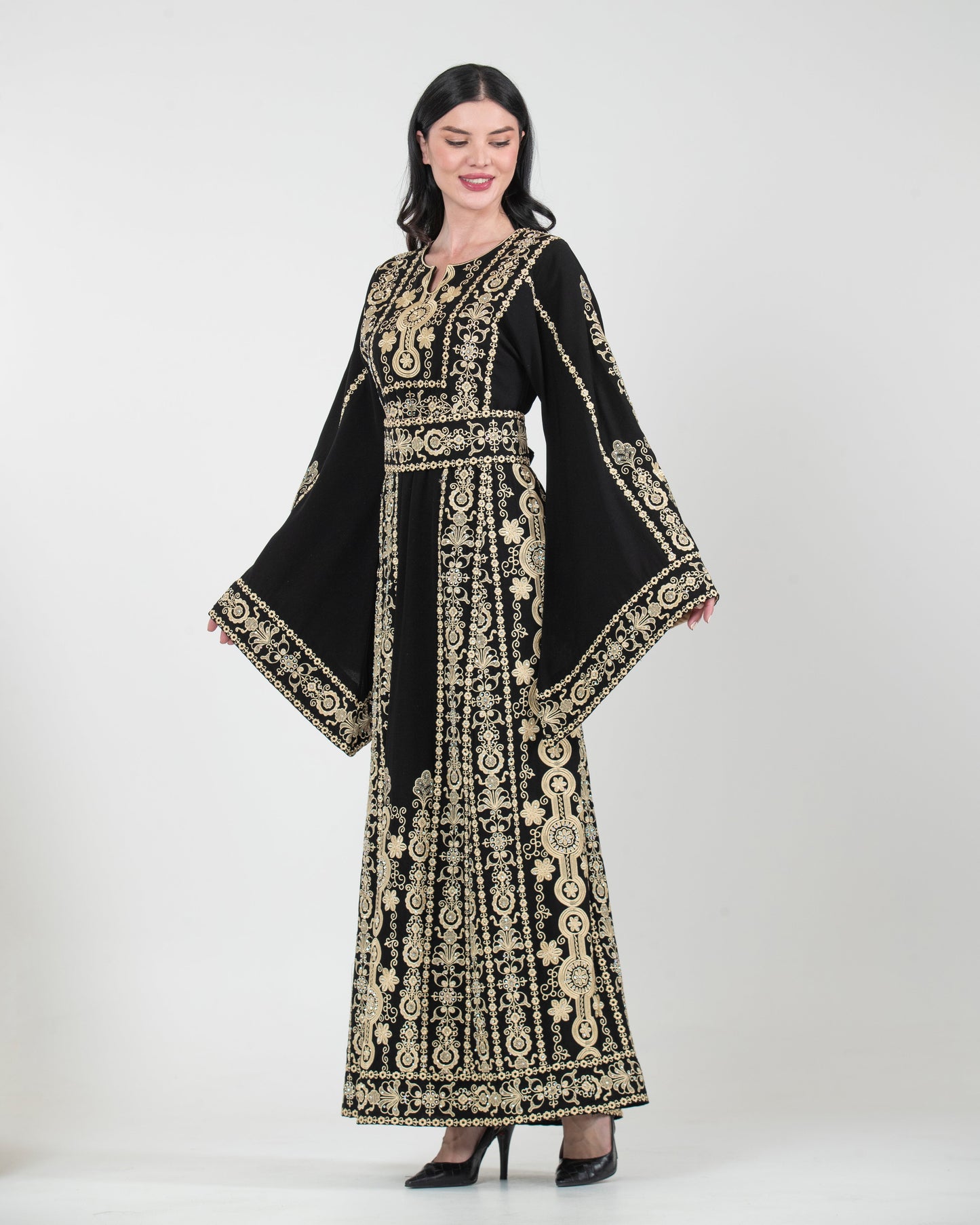 Naya Embroidered Thobe