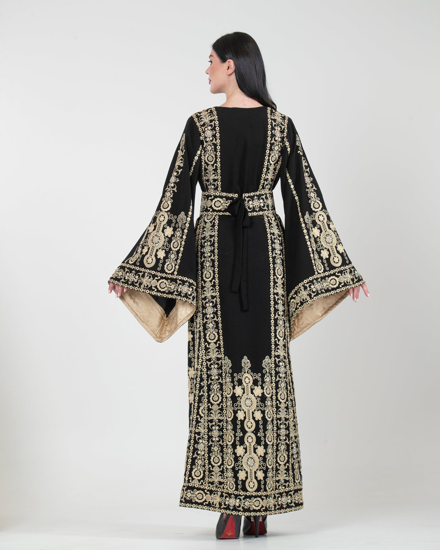 Naya Embroidered Thobe