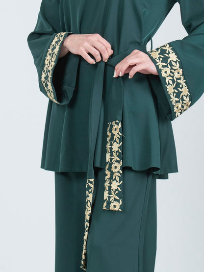Women's embroidered set