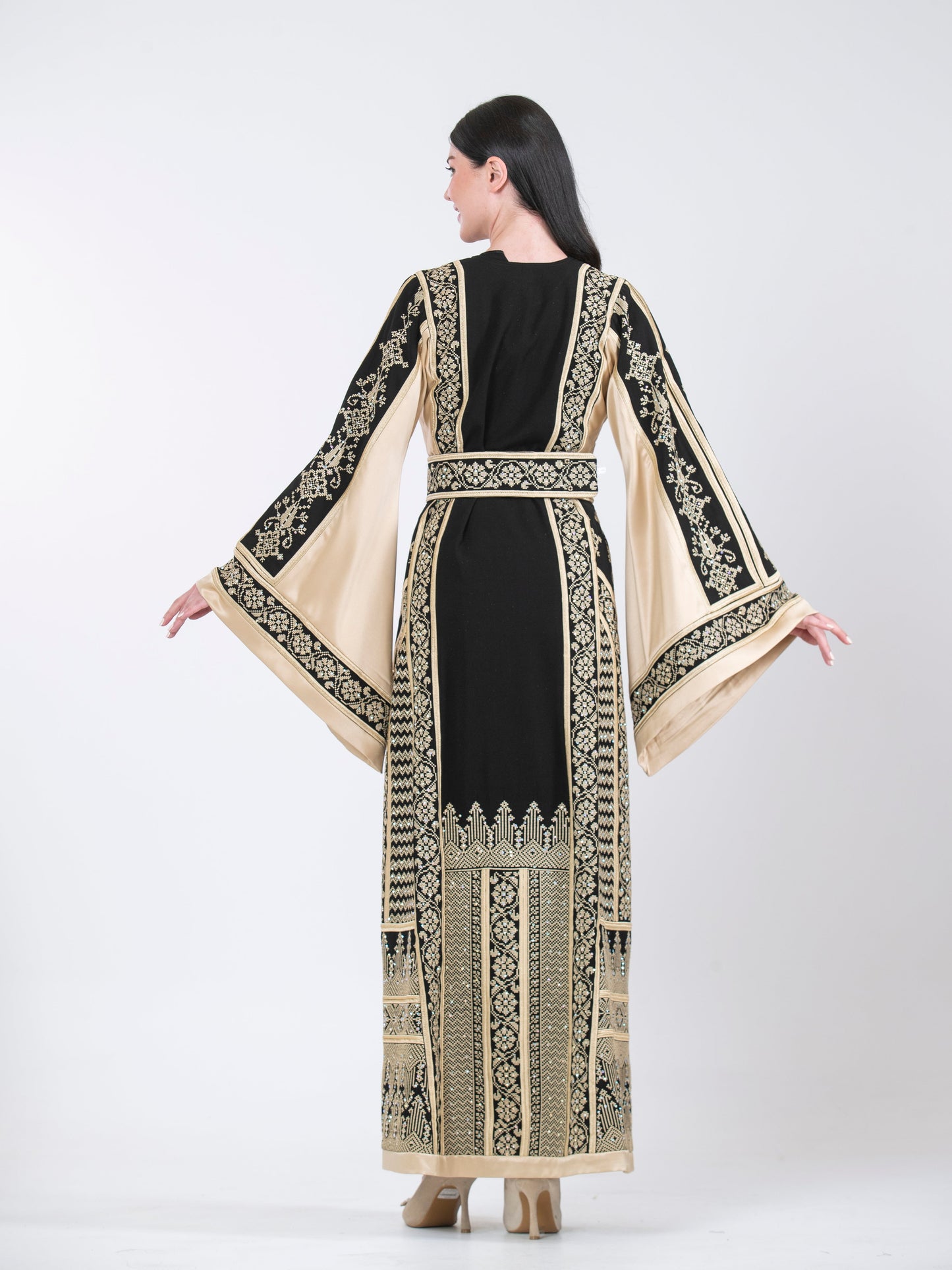 Layan Embroidered Thobe