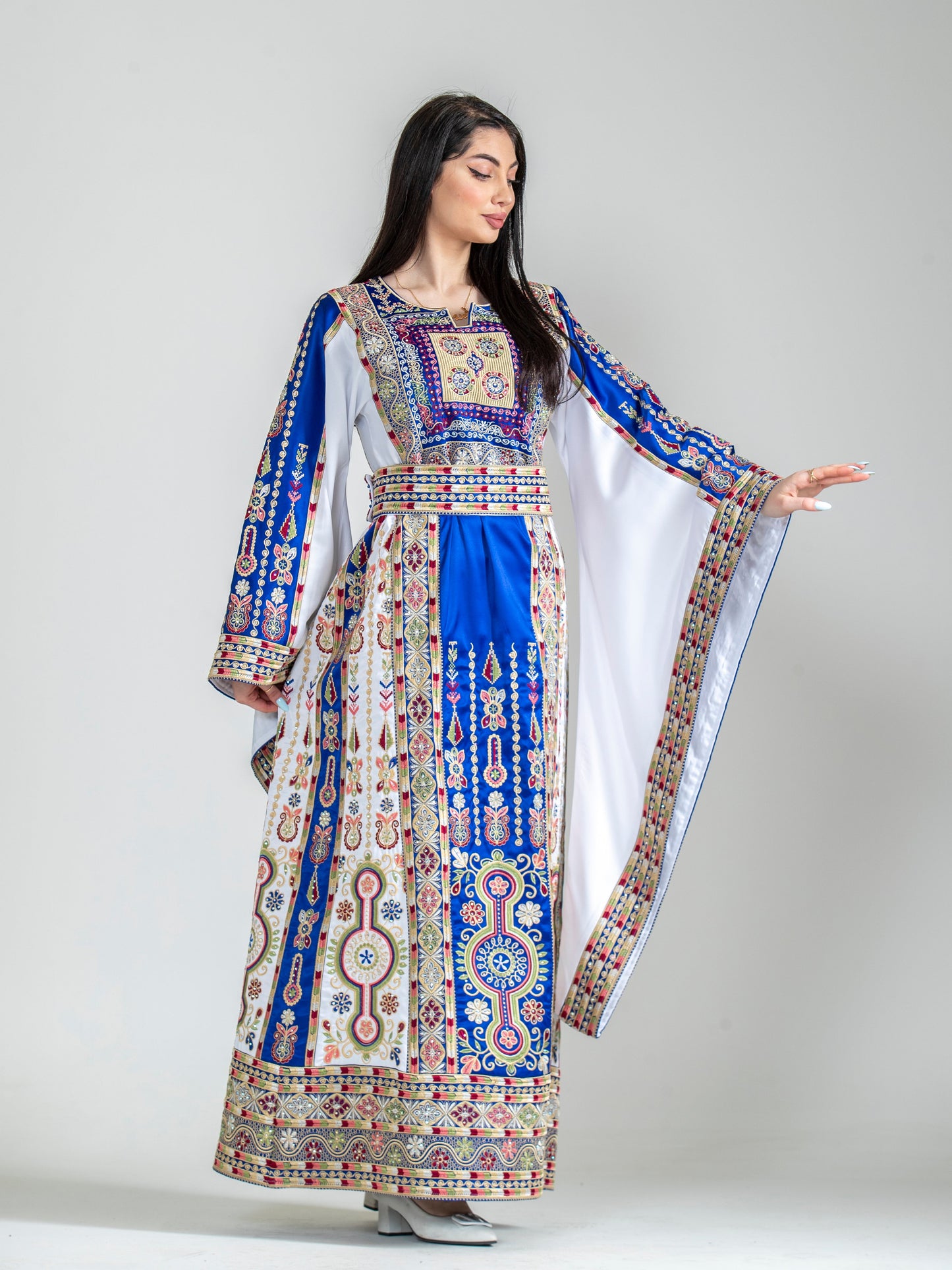 Embroidered Al-Sultana Thob