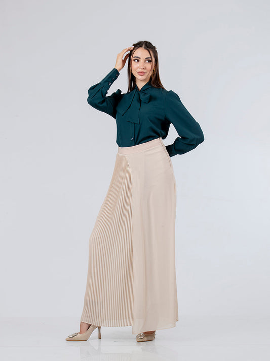 Women's pleated pants
