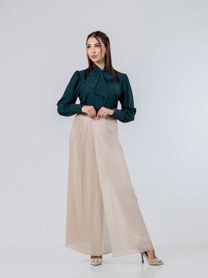 Women's pleated pants