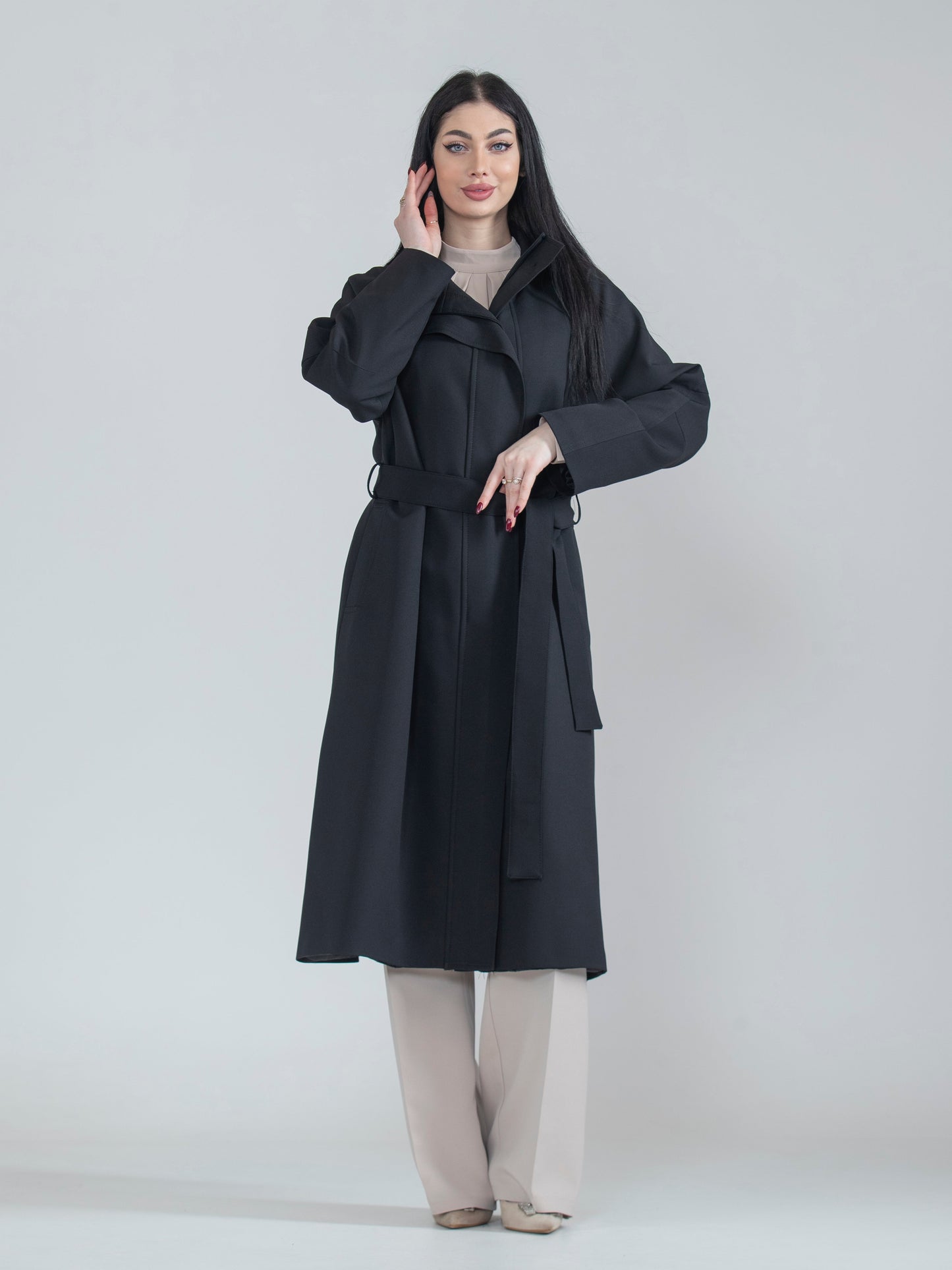 Women's long jacket with a distinctive collar