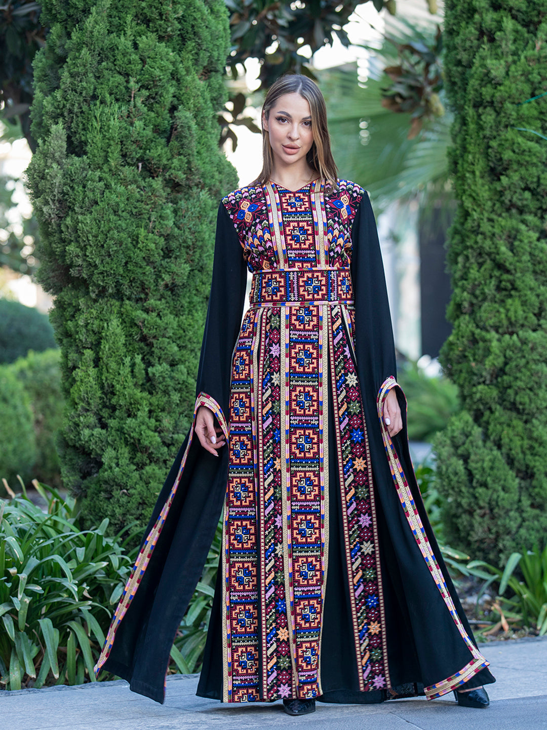 Dew-Embroidered Thob
