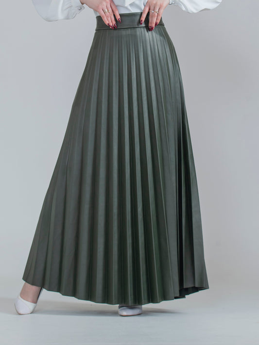 Women's pleated leather skirt
