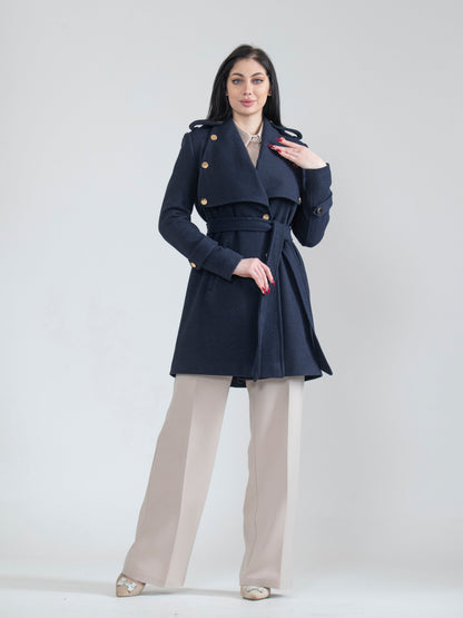 Winter jacket with distinctive buttons
