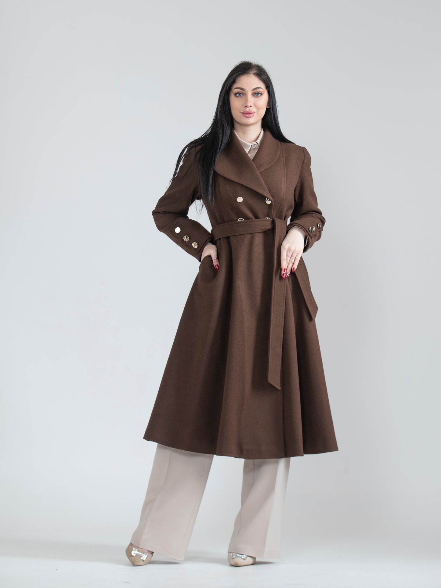 Jacket with distinctive buttons