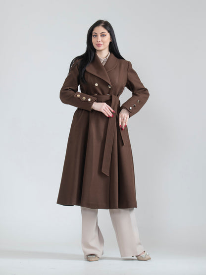 Jacket with distinctive buttons