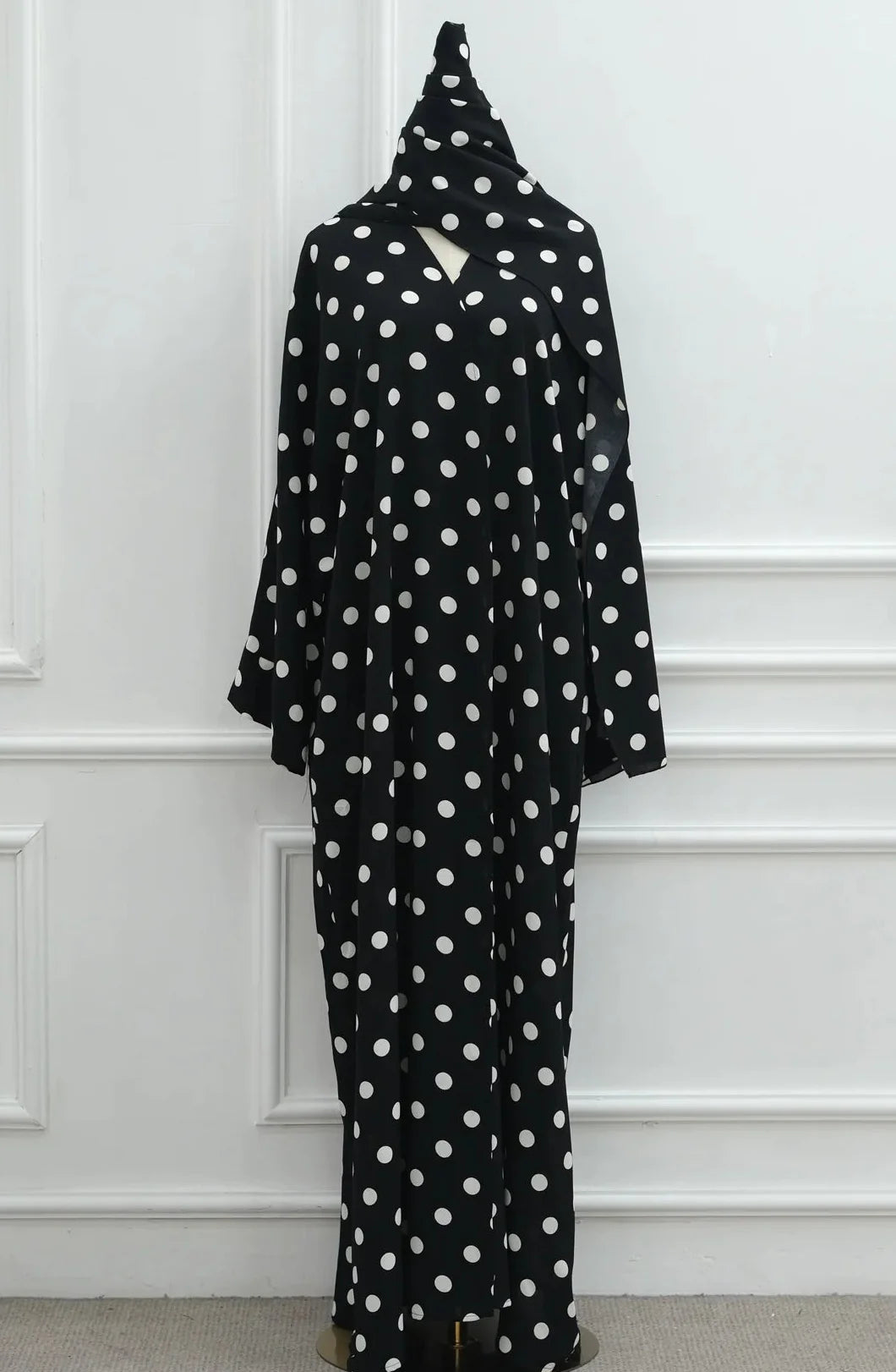 Reeah Polkadot Abaya Set