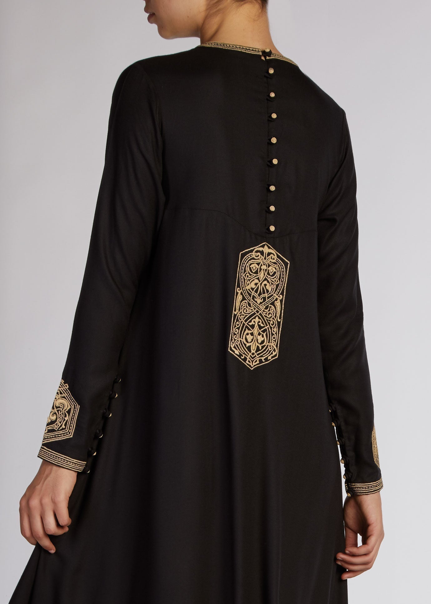 Tayaat Abaya