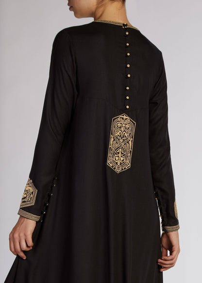 Tayaat Abaya