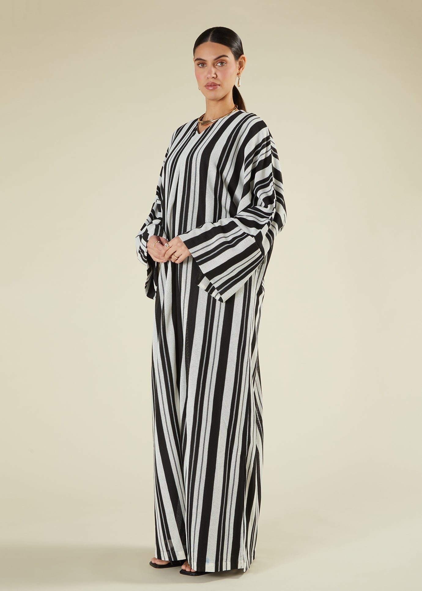 Single Pleat Crochet Kaftan