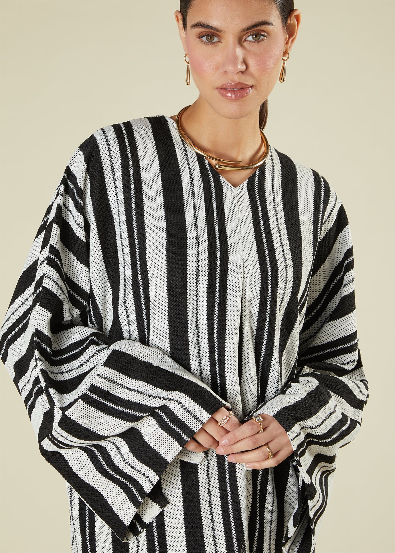 Single Pleat Crochet Kaftan