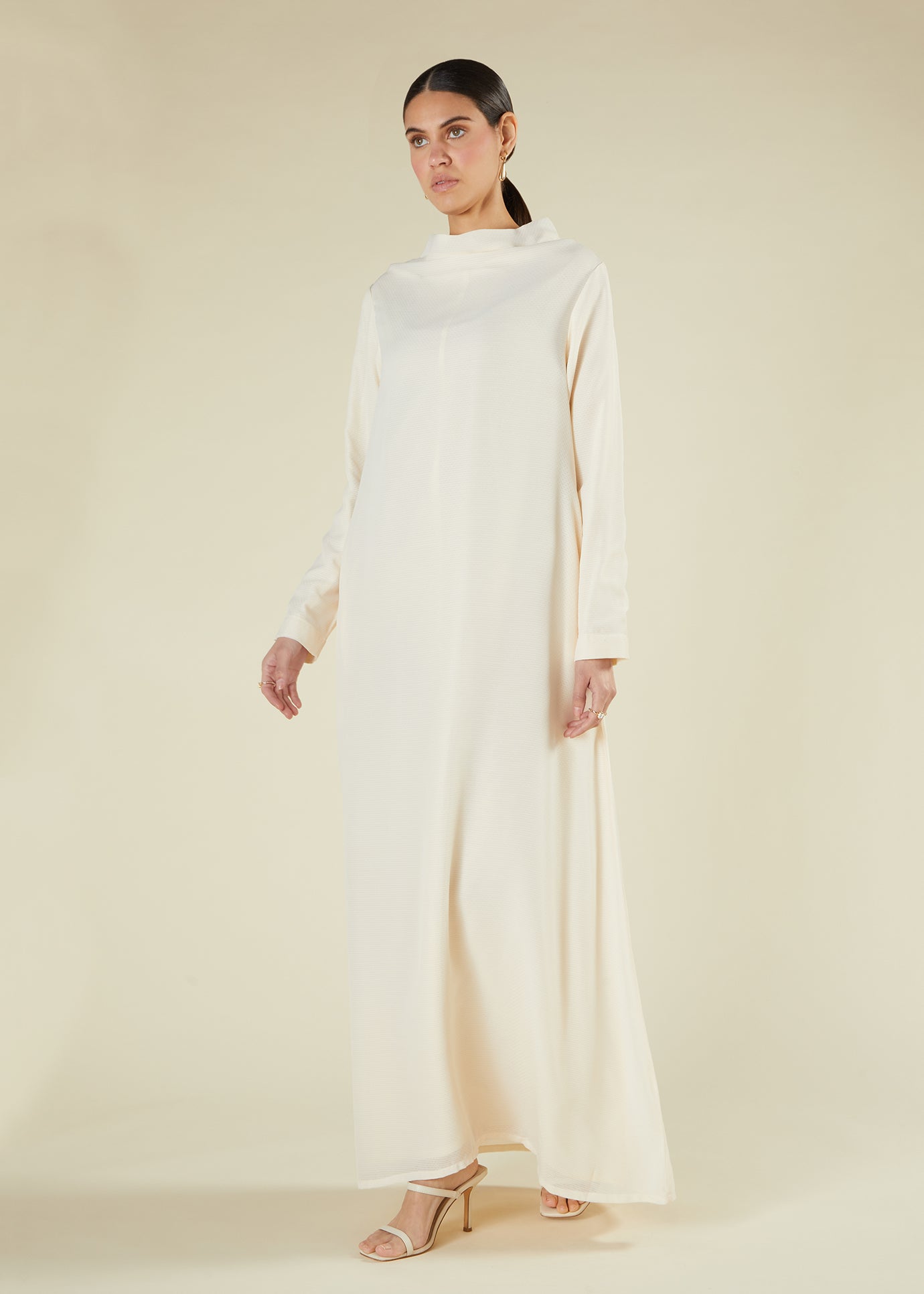 Creamy Cowl Neck Abaya