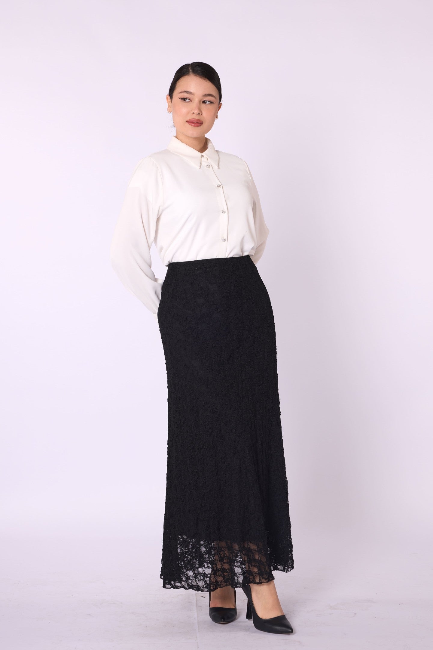 Elastic Waist Chiffon Skirt with Lace Detail