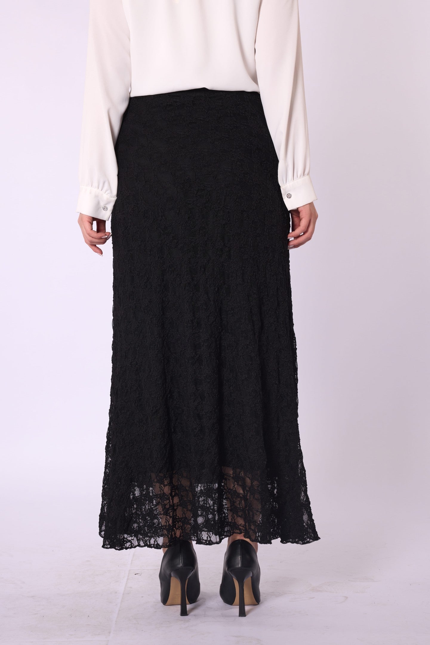 Elastic Waist Chiffon Skirt with Lace Detail