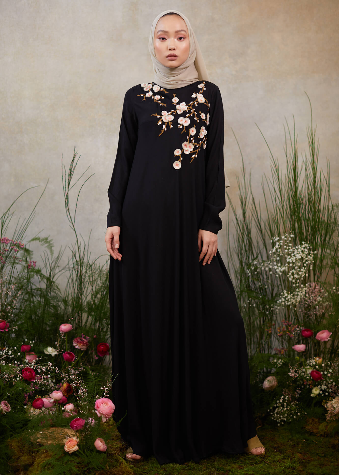 Frangipani Abaya Black