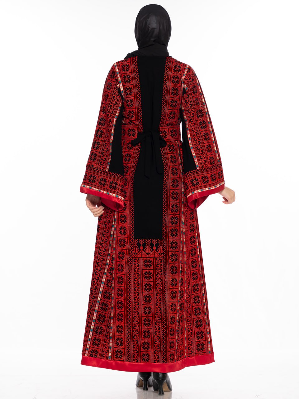 Embroidered thob