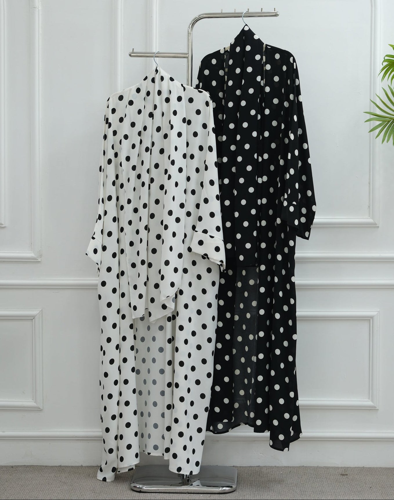 Reeah Polkadot Abaya Set