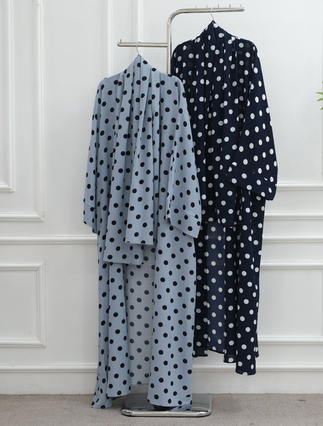 Reeah Polkadot Abaya Set